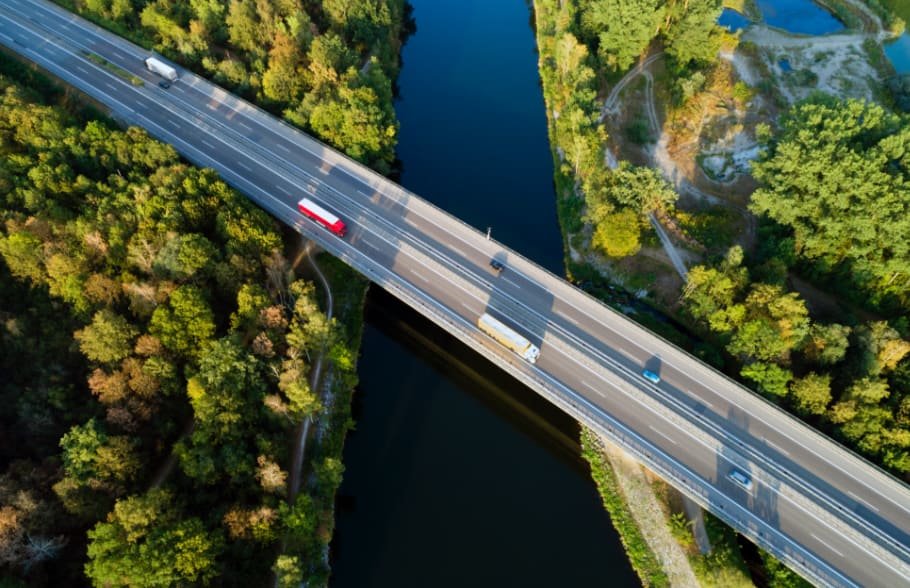 Solutions de contacts pour connecteurs dans le secteur des transports non-automobiles et développés par Lemco Précision SA